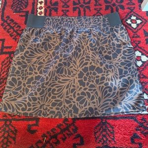 Gap skirt